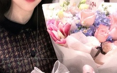 坐在又大又硬的上面写作业做作文